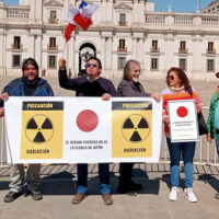 ONG en palacio de La Moneda demandan protesta diplomatica a Japón por vertido tóxico al océano Pacífico